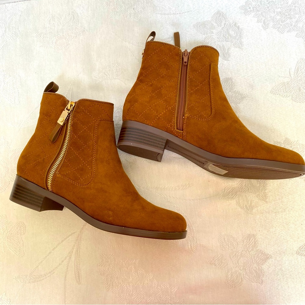 Tommy Hilfiger Patron 2 Quilted Suede Tan/Brown Women’s Bootie Sz 8.5M NWOT